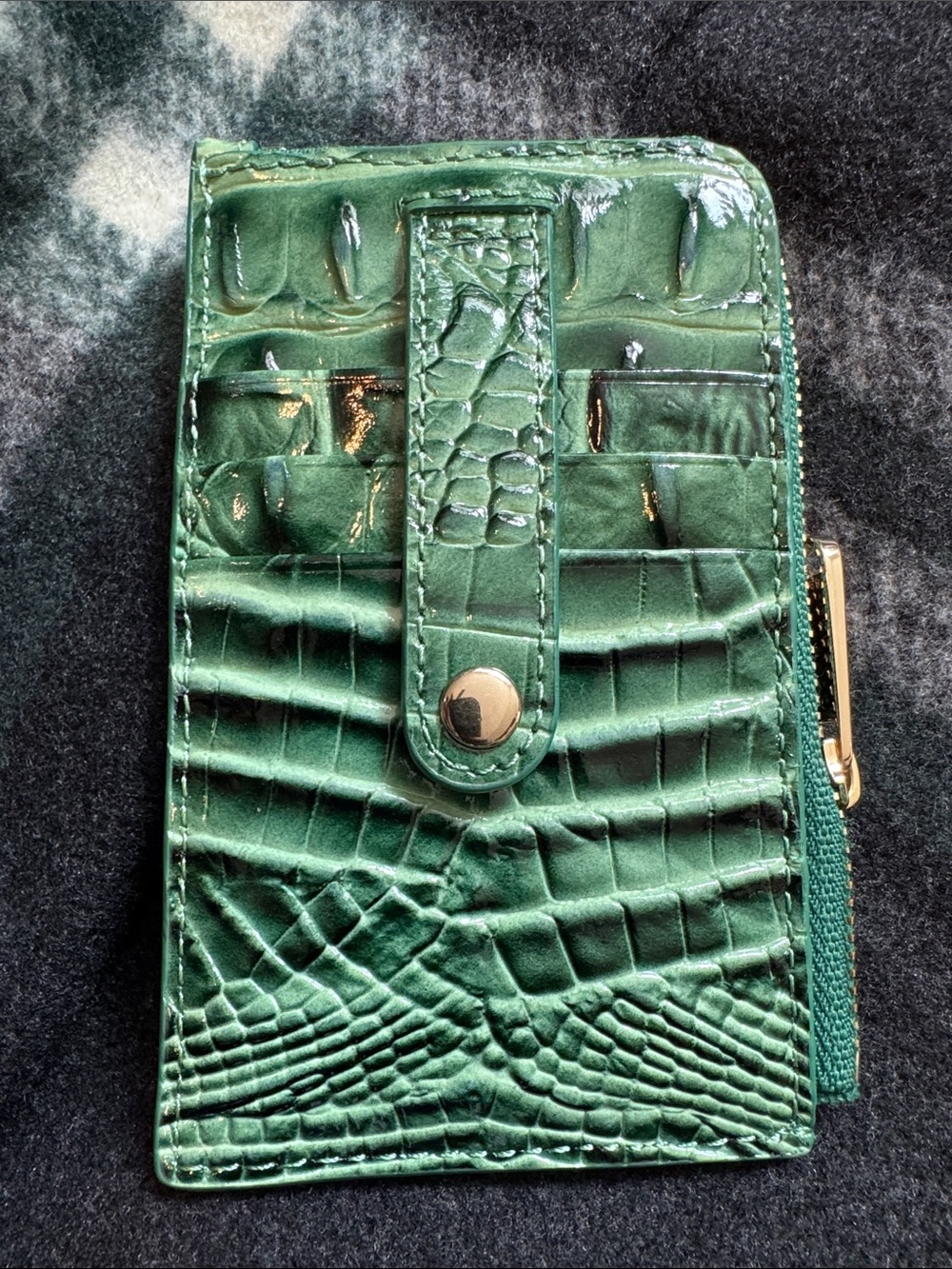 Brahmin Green Croc-Embossed credit Card Wallet with Zip - Picture 2 of 4